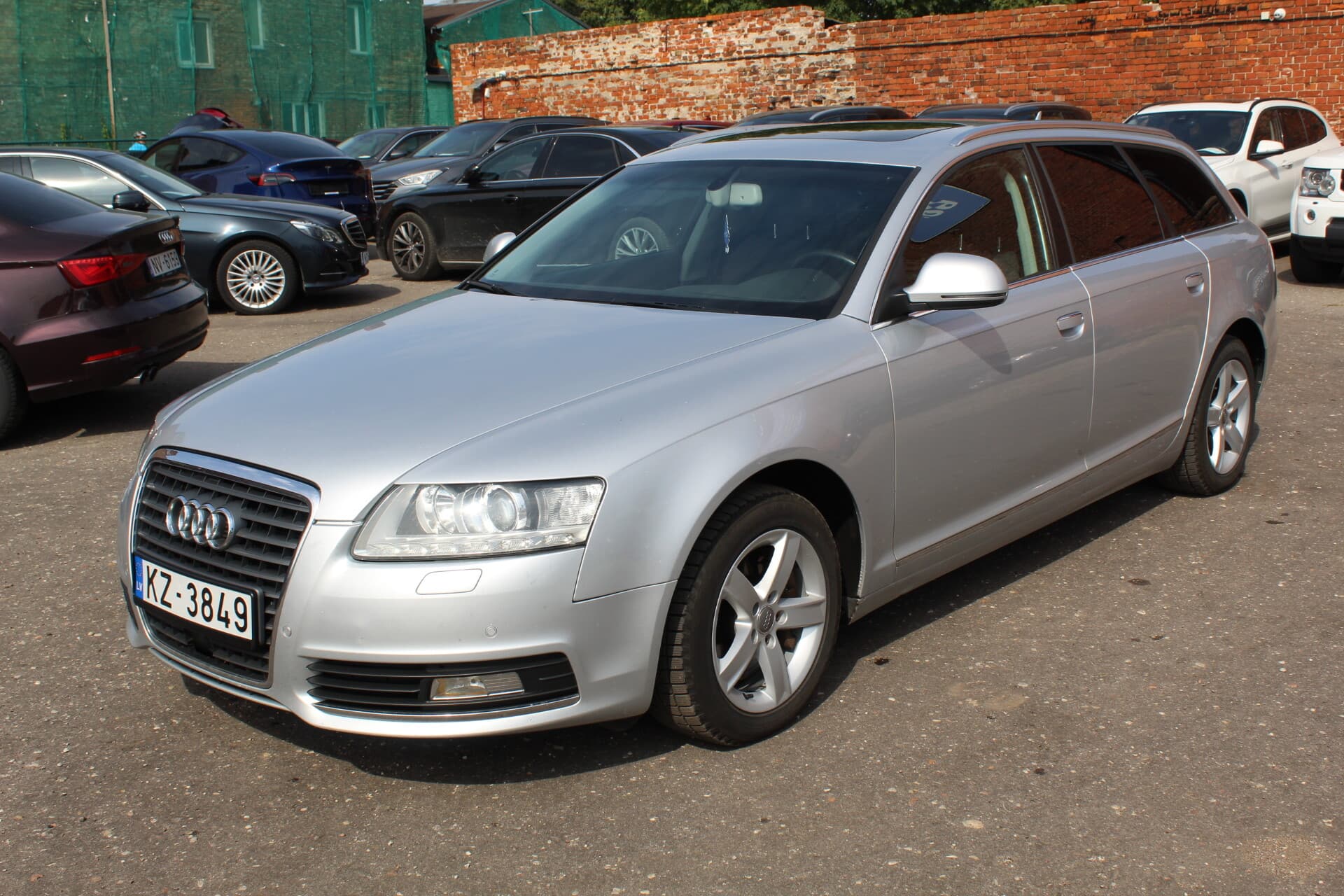 Audi A6 (2011) — 2/19