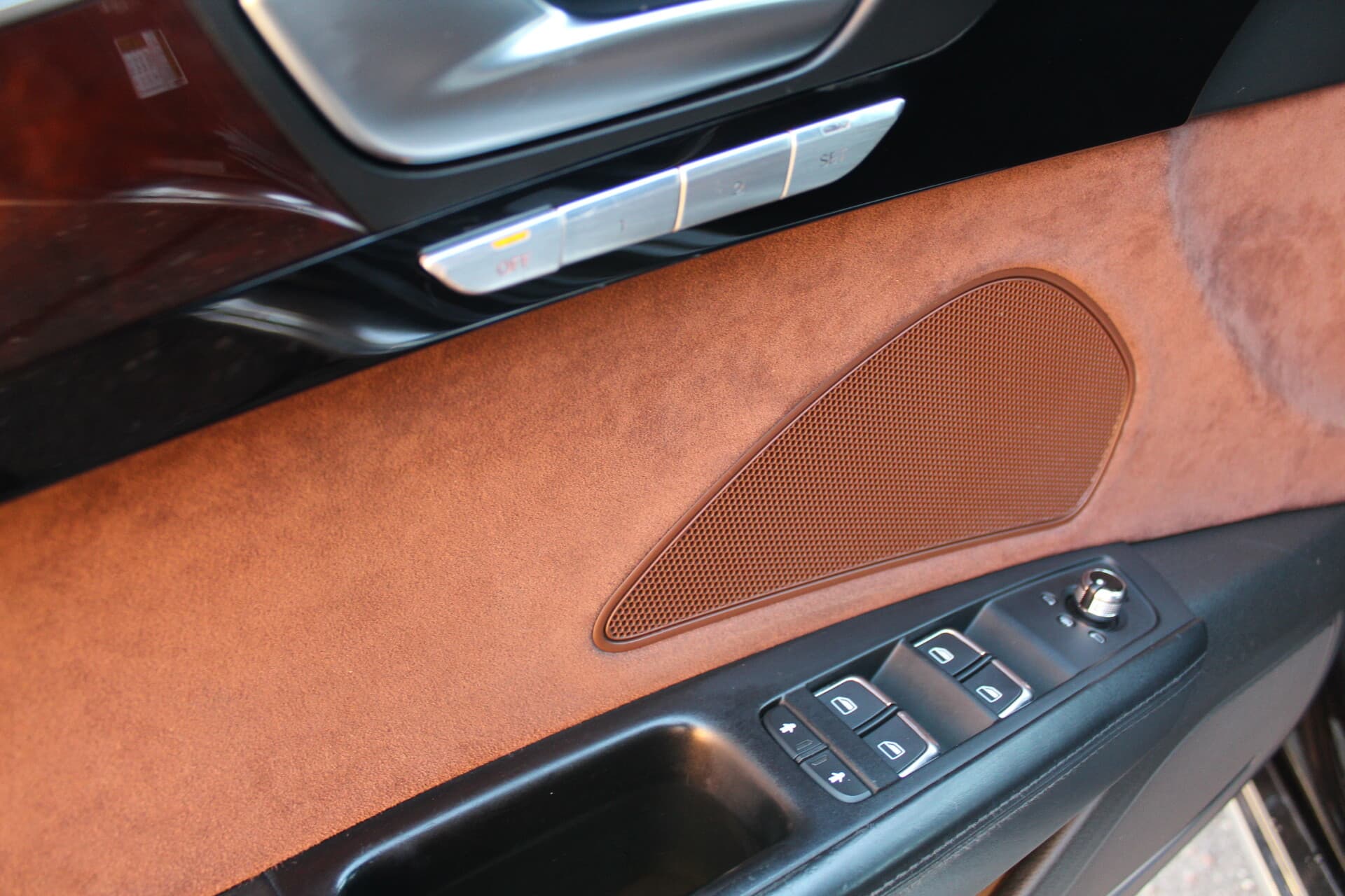 Audi A8 (2012) — 13/21