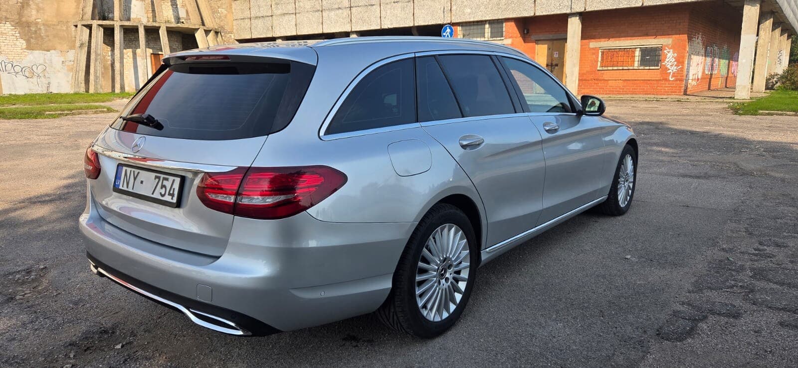 Mercedes-Benz C220 (2017) — 3/18