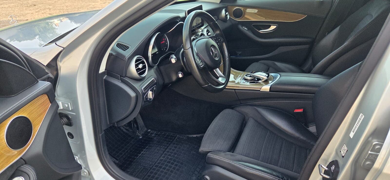 Mercedes-Benz C220 (2017) — 8/18