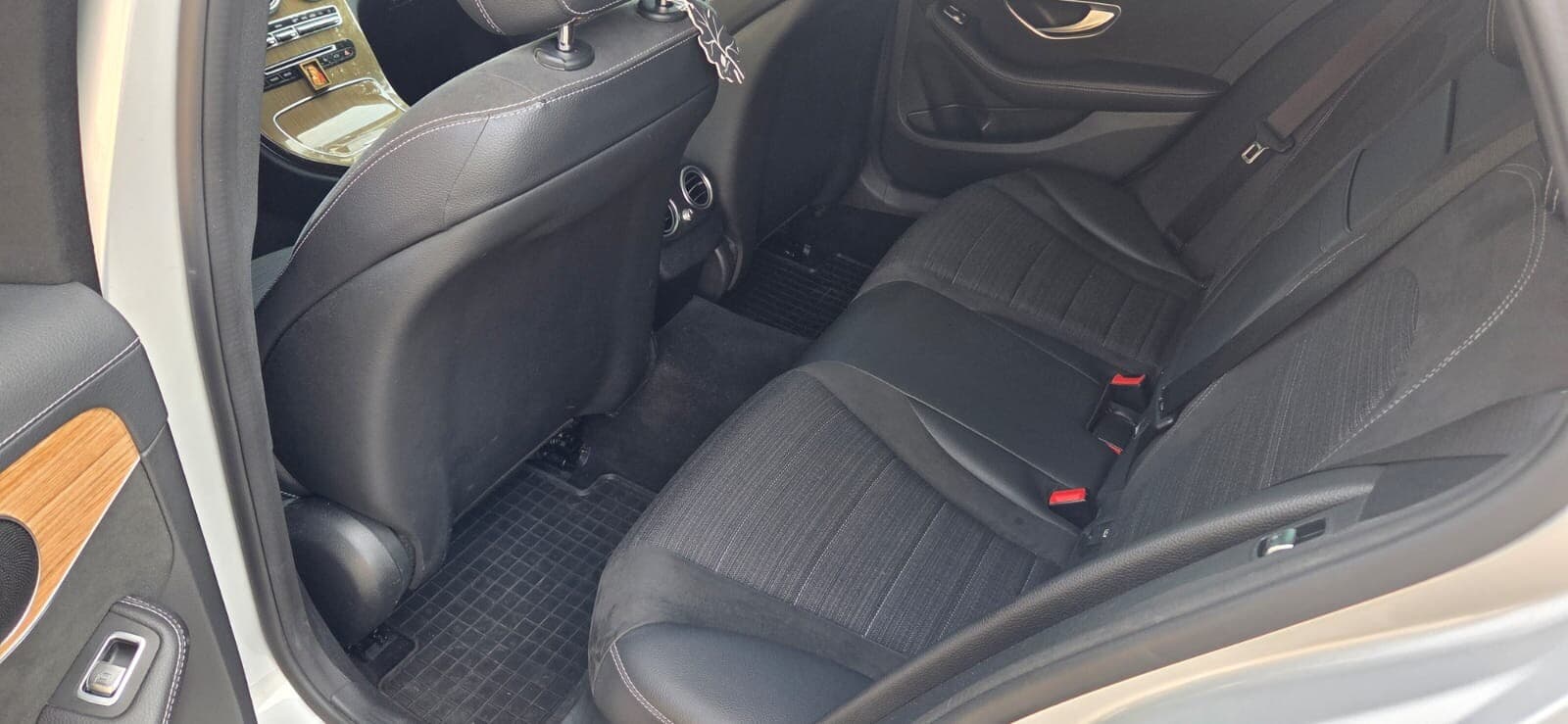 Mercedes-Benz C220 (2017) — 9/18