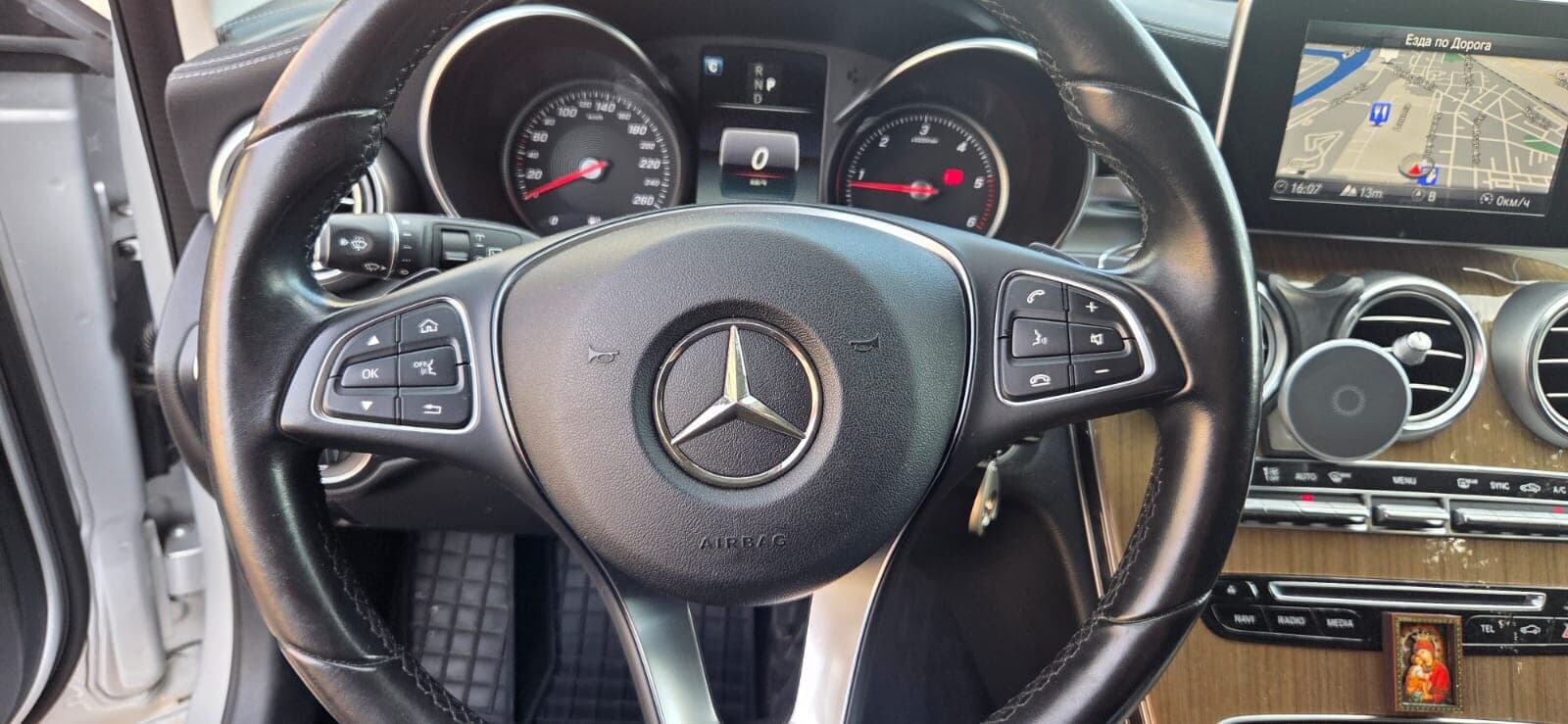 Mercedes-Benz C220 (2017) — 14/18