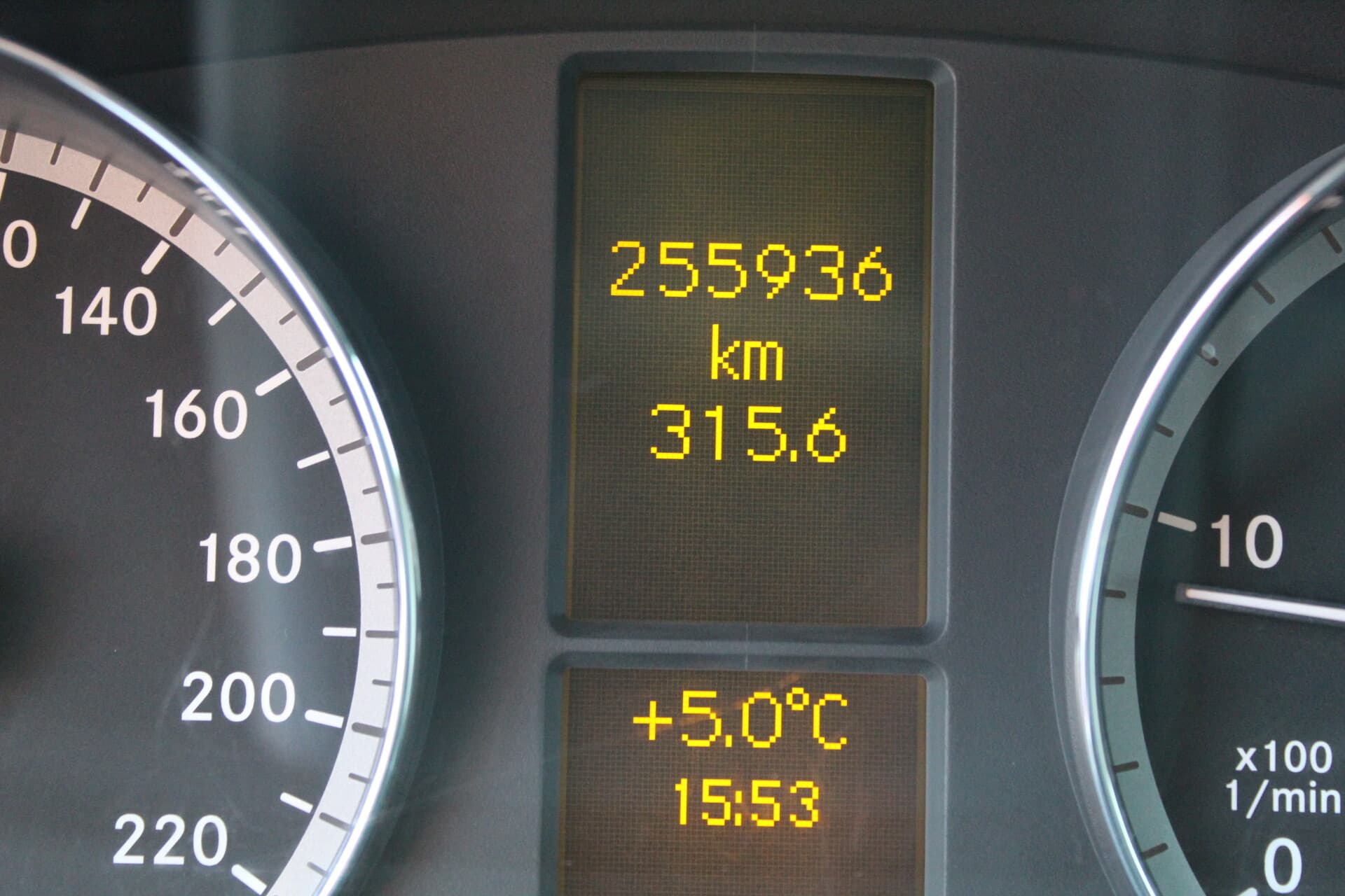 Mercedes-Benz Viano (2008) — 12/24