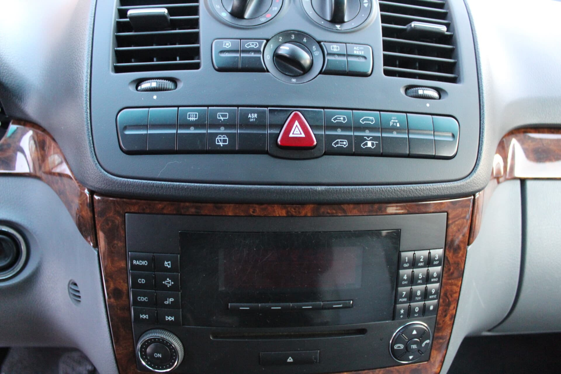 Mercedes-Benz Viano (2008) — 13/24