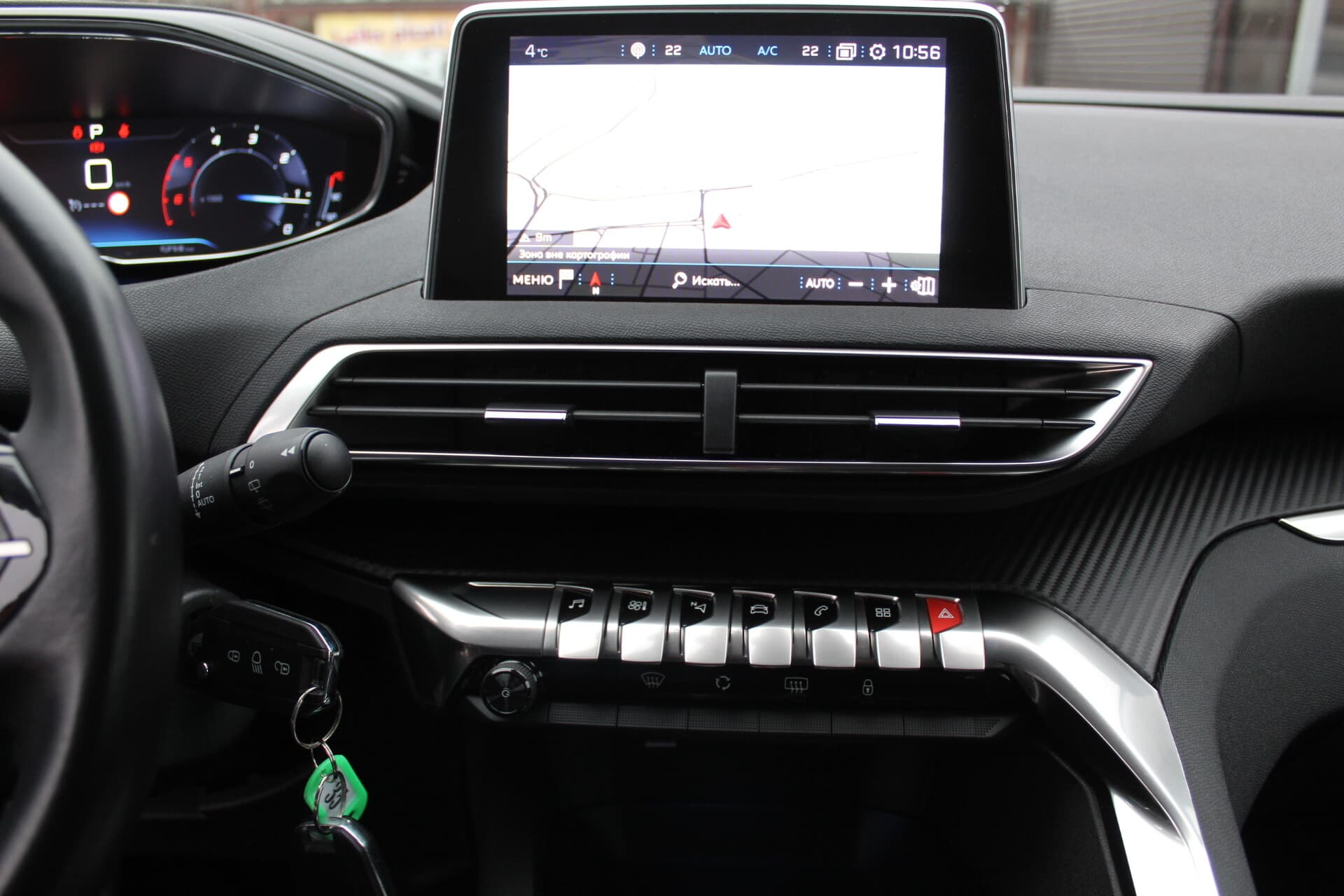 Peugeot 5008 (2018) — 12/16