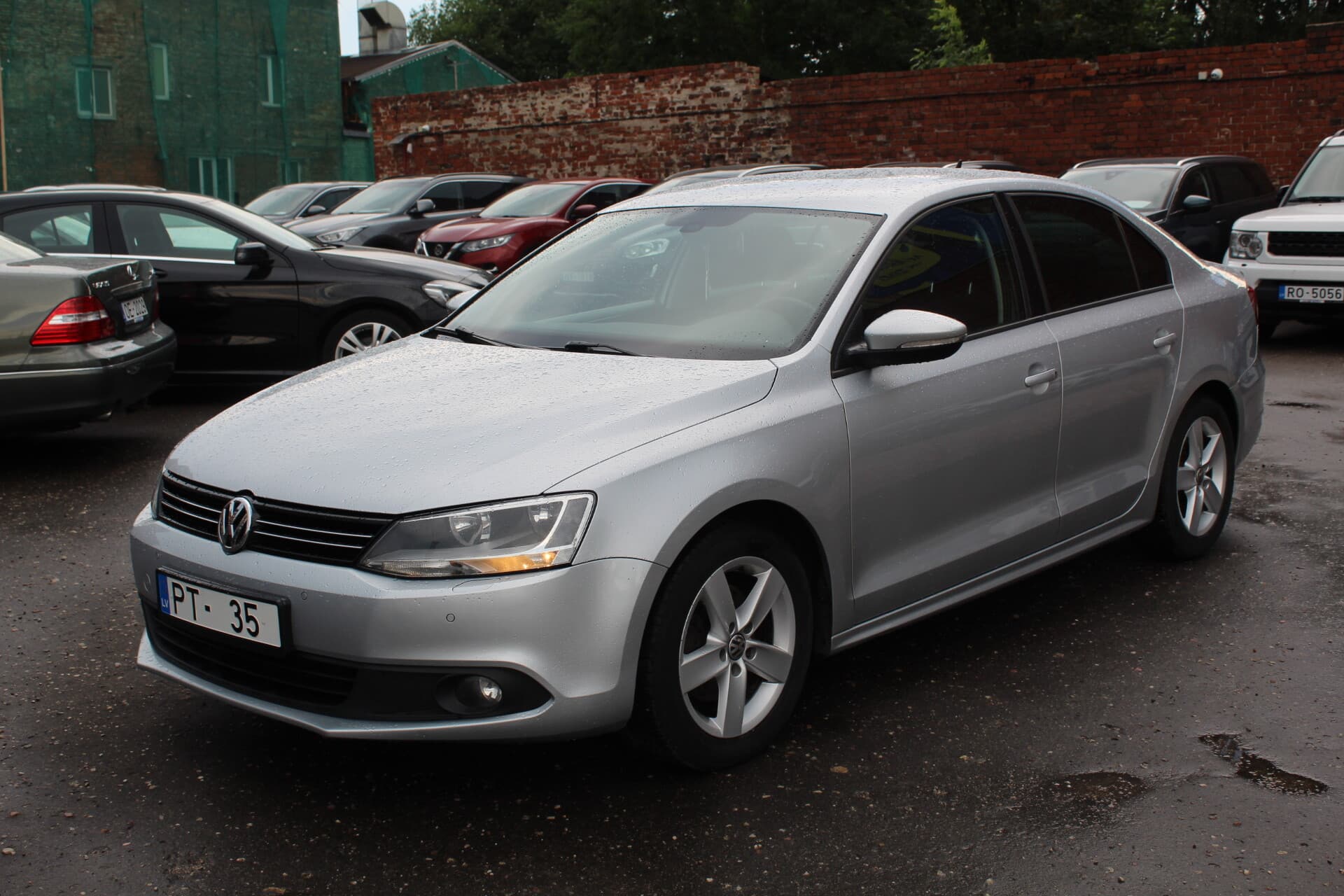 Volkswagen Jetta (2013) — 2/10