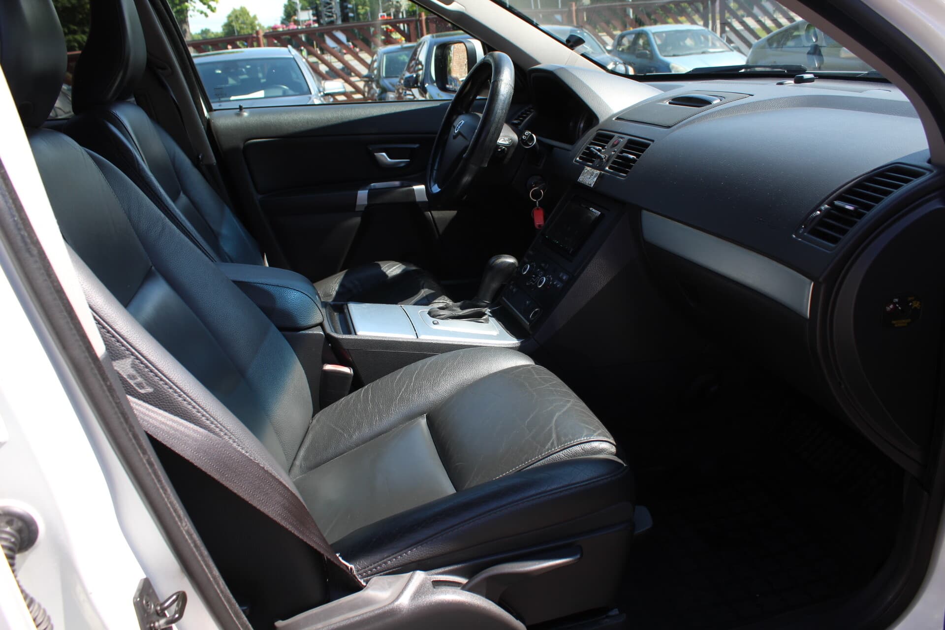 Volvo XC 90 (2013) — 9/16